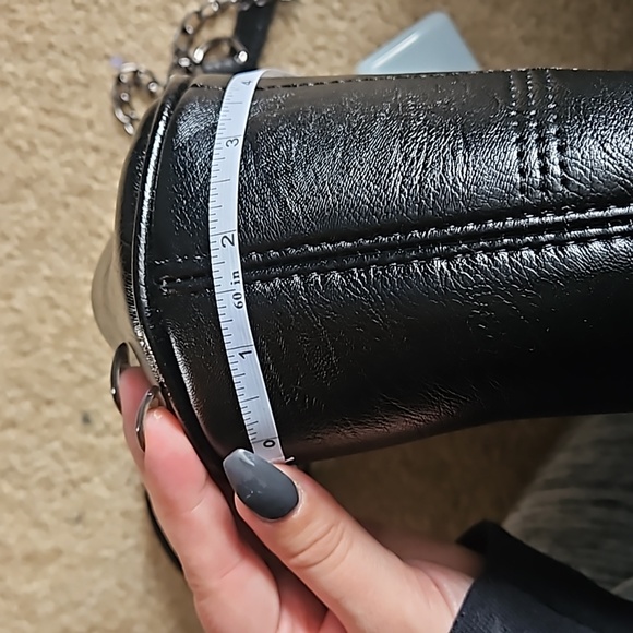 Clasp Purse - Picture 9 of 10